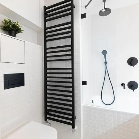Days - With Garage Parking And Balcony * براغ