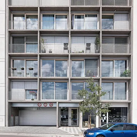 Days - With Garage Parking And Balcony