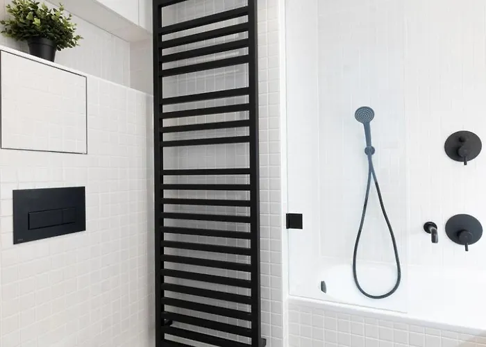 Days - With Garage Parking And Balcony * פראג